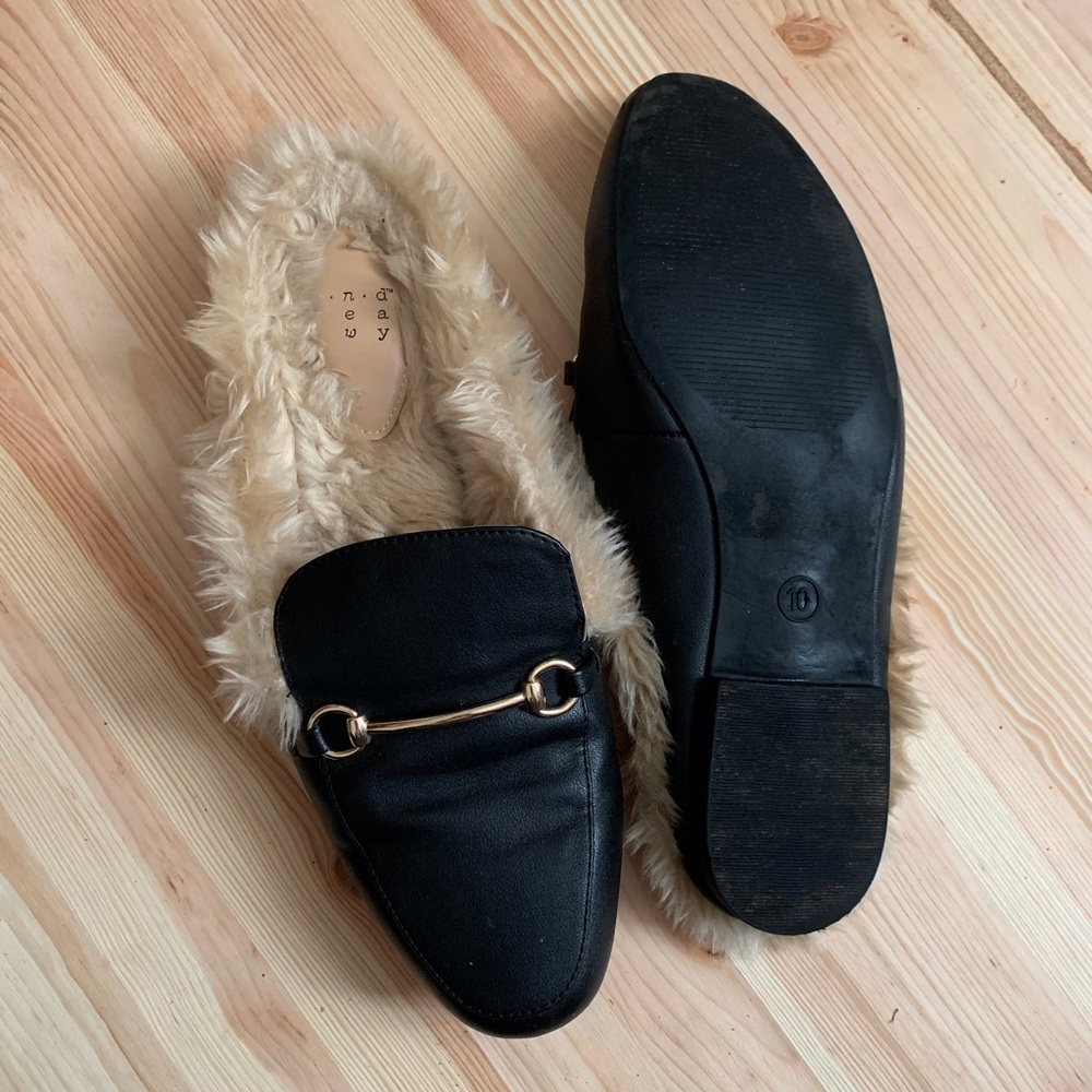 •faux fur loafers•